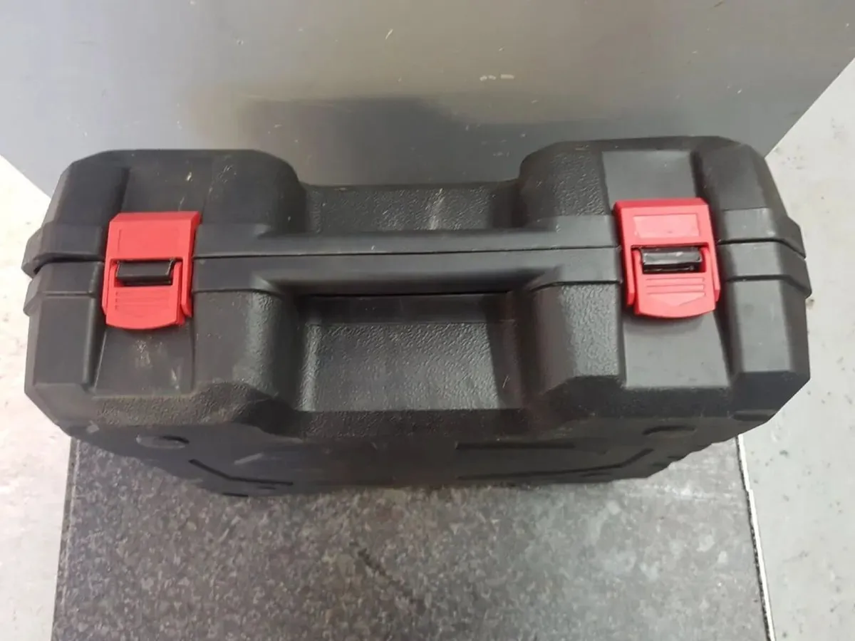 BATTERY OPERATED HANDHELD POWER WASHER - FOR SALE - Image 4