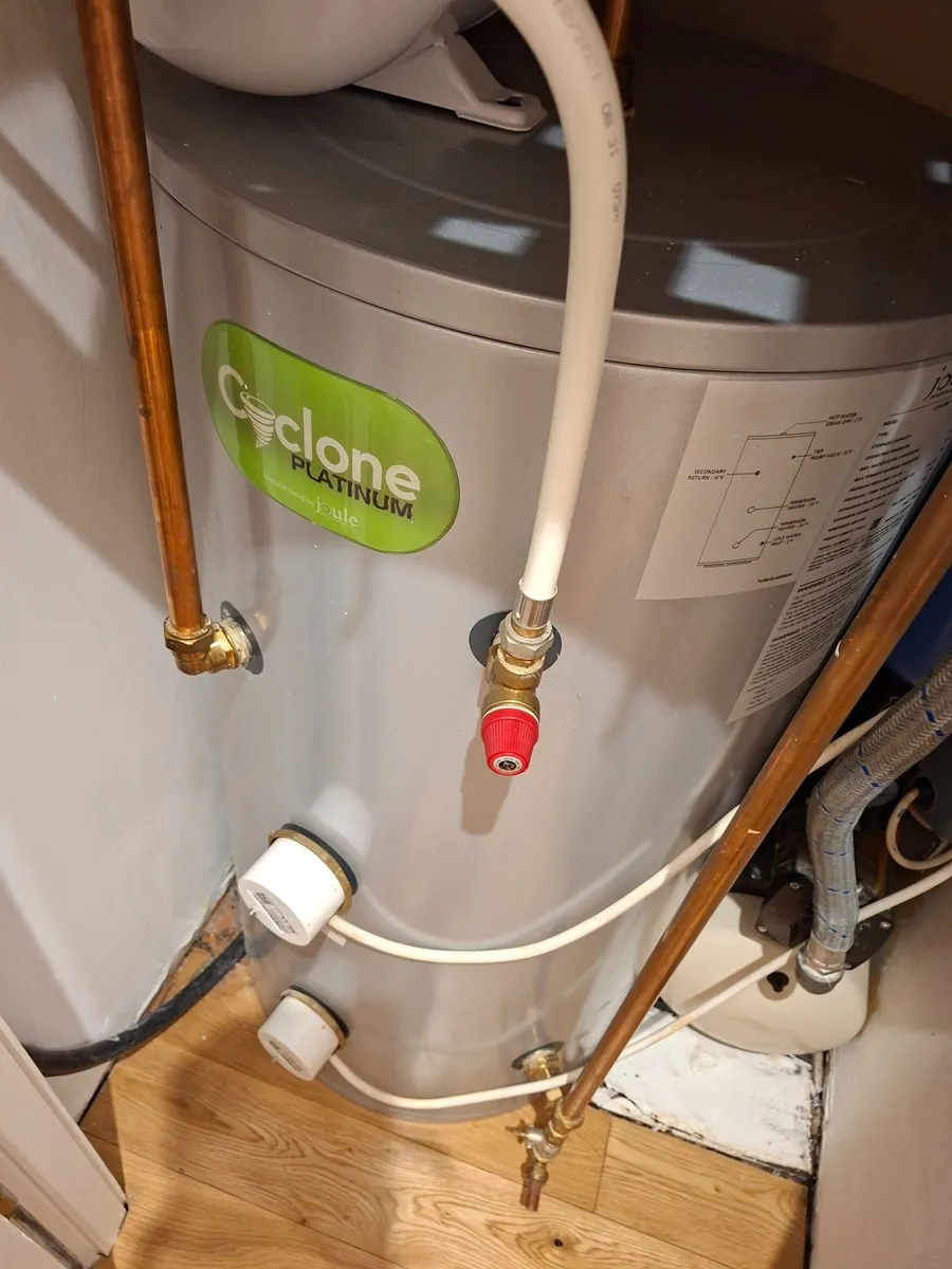 Hot water cylinder - Image 1