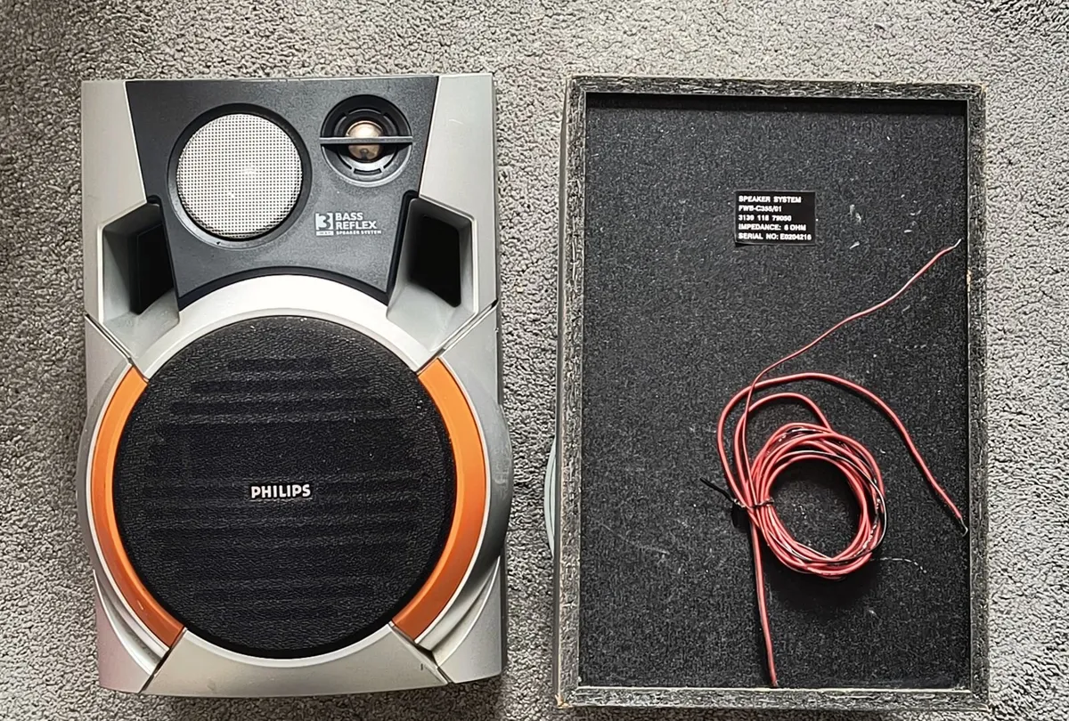 Bookshelf three-way speaker system Philips Bass Re - Image 1