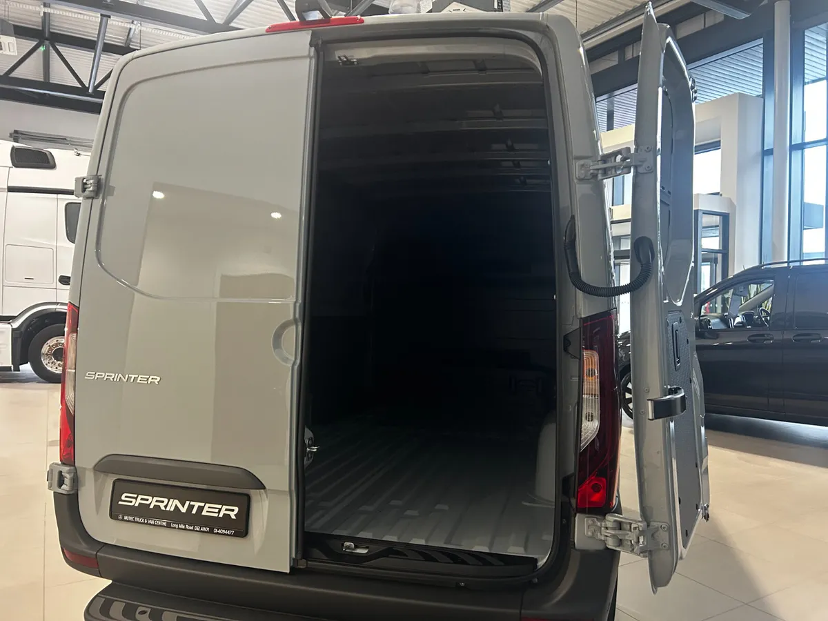 Mercedes-Benz Sprinter 317  Panel Van SELECT H1 L2 - Image 4