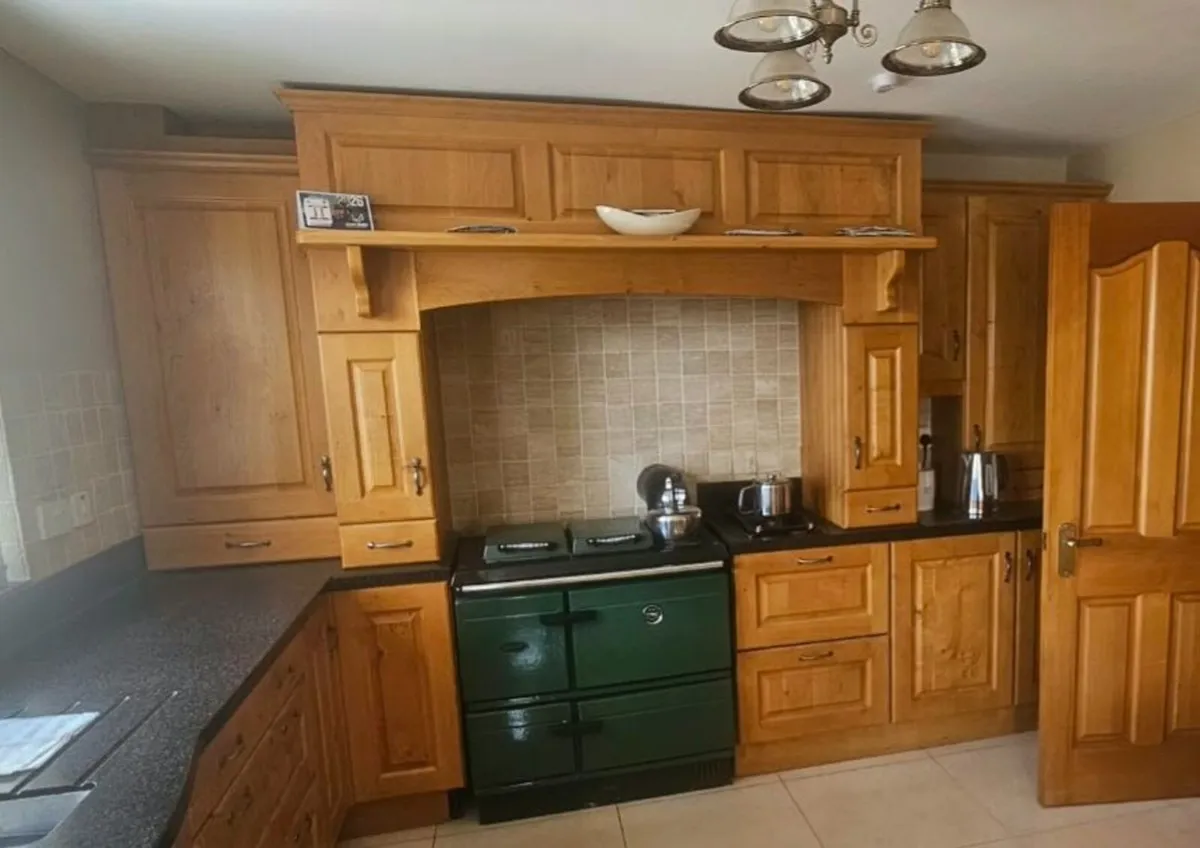 Oak Kitchen - Image 2