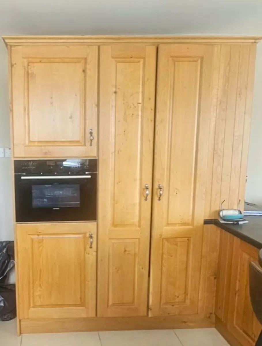 Oak Kitchen - Image 1