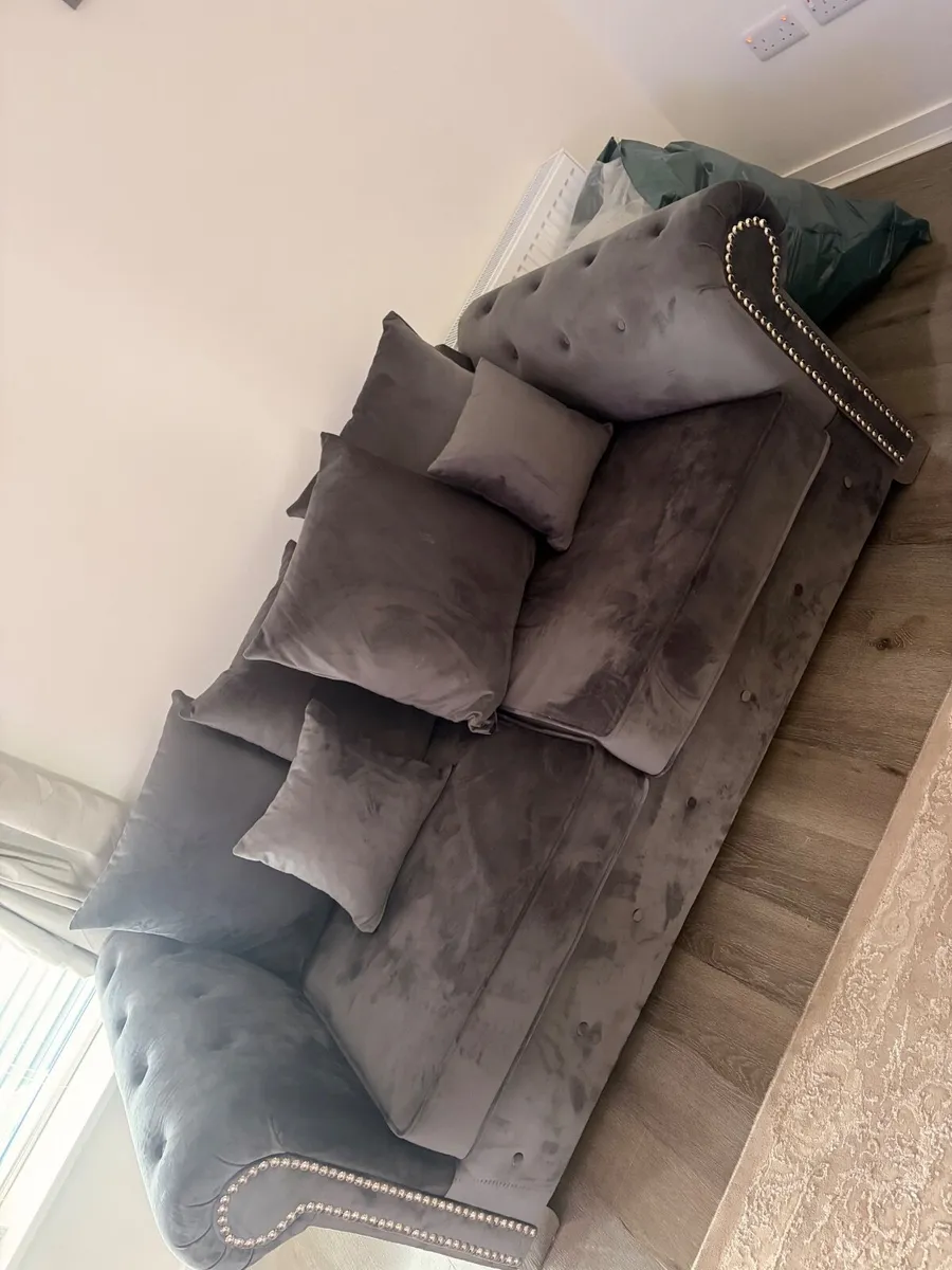 3+2 couch new - Image 1
