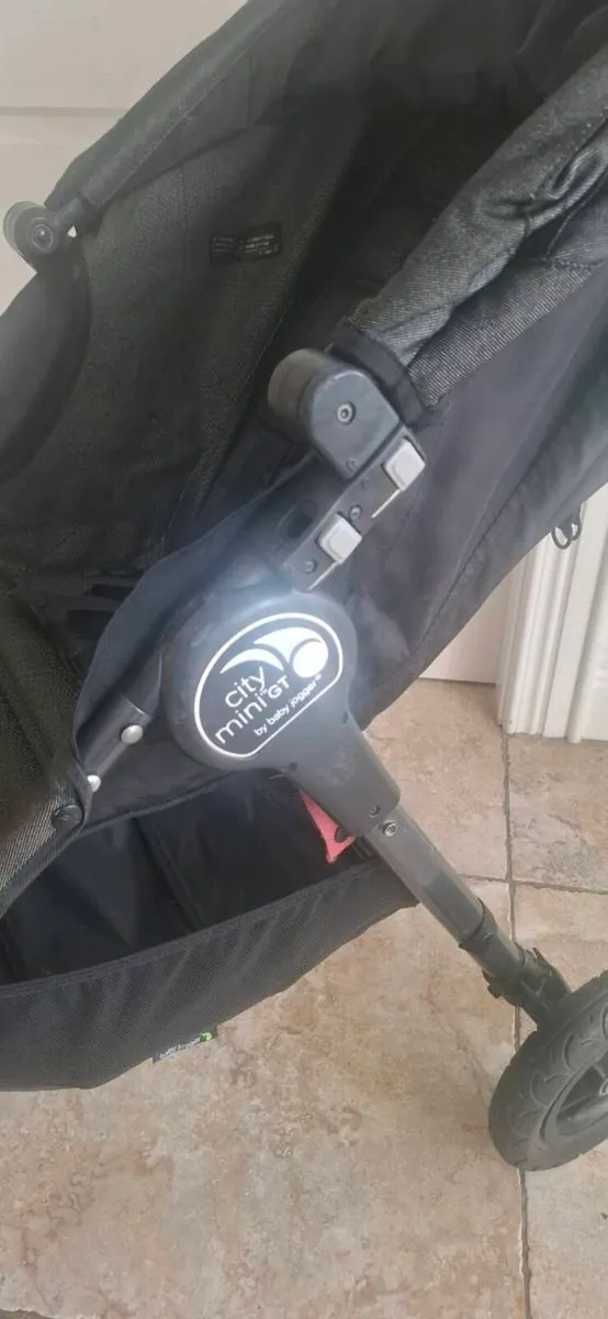 City mini GT jogger with rain cover - Image 3