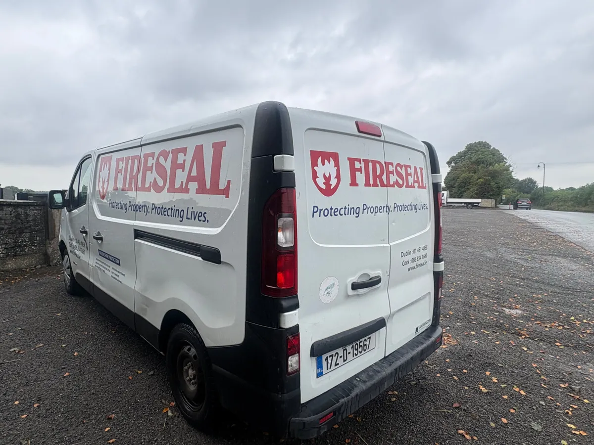 Renault Trafic 2017 , 1.6 diesel , manual - Image 3