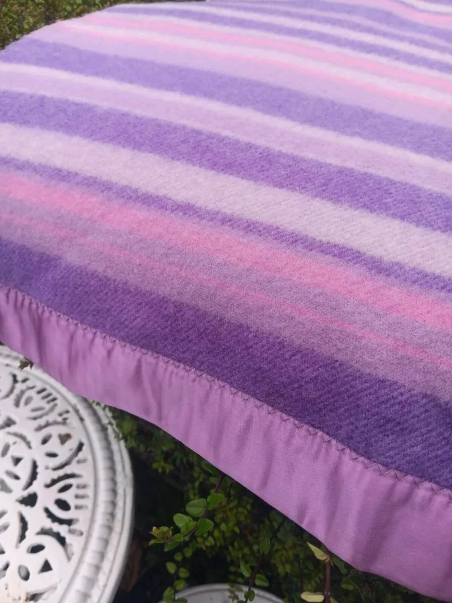Vintage wool blankets - Image 2