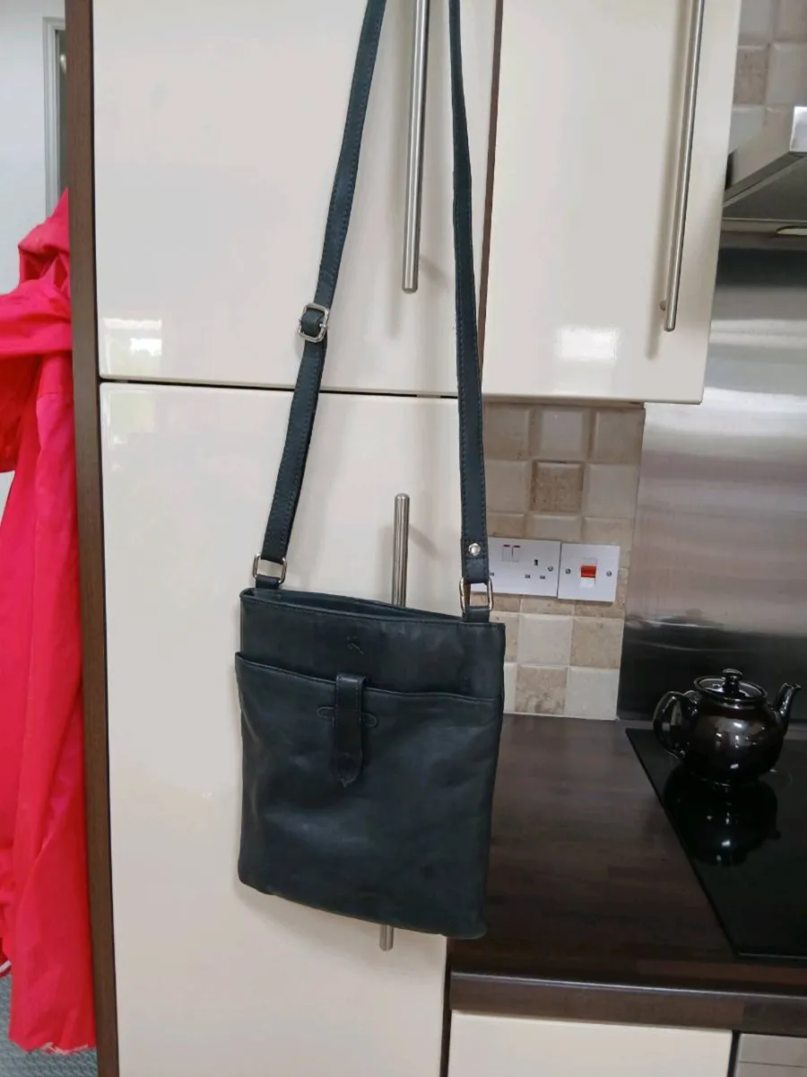 HANDBAGS ALL NEW - Image 3