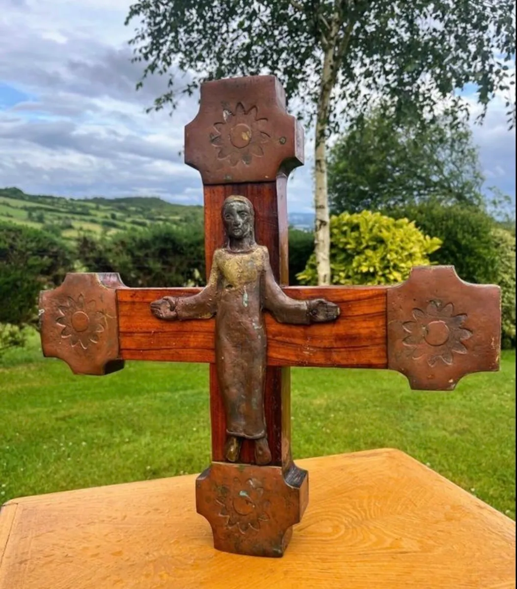 Antique crucifix - Image 1