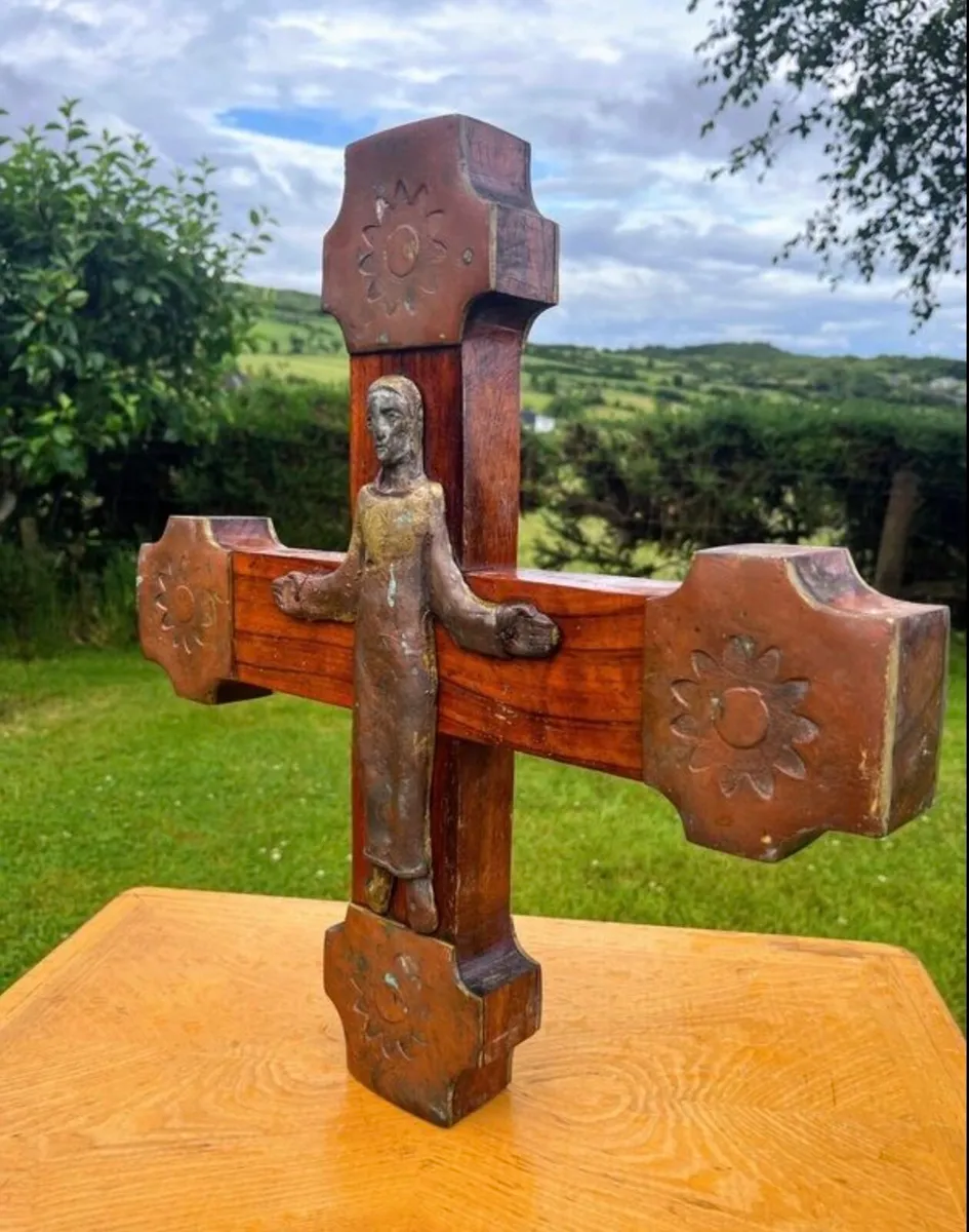 Antique crucifix - Image 2