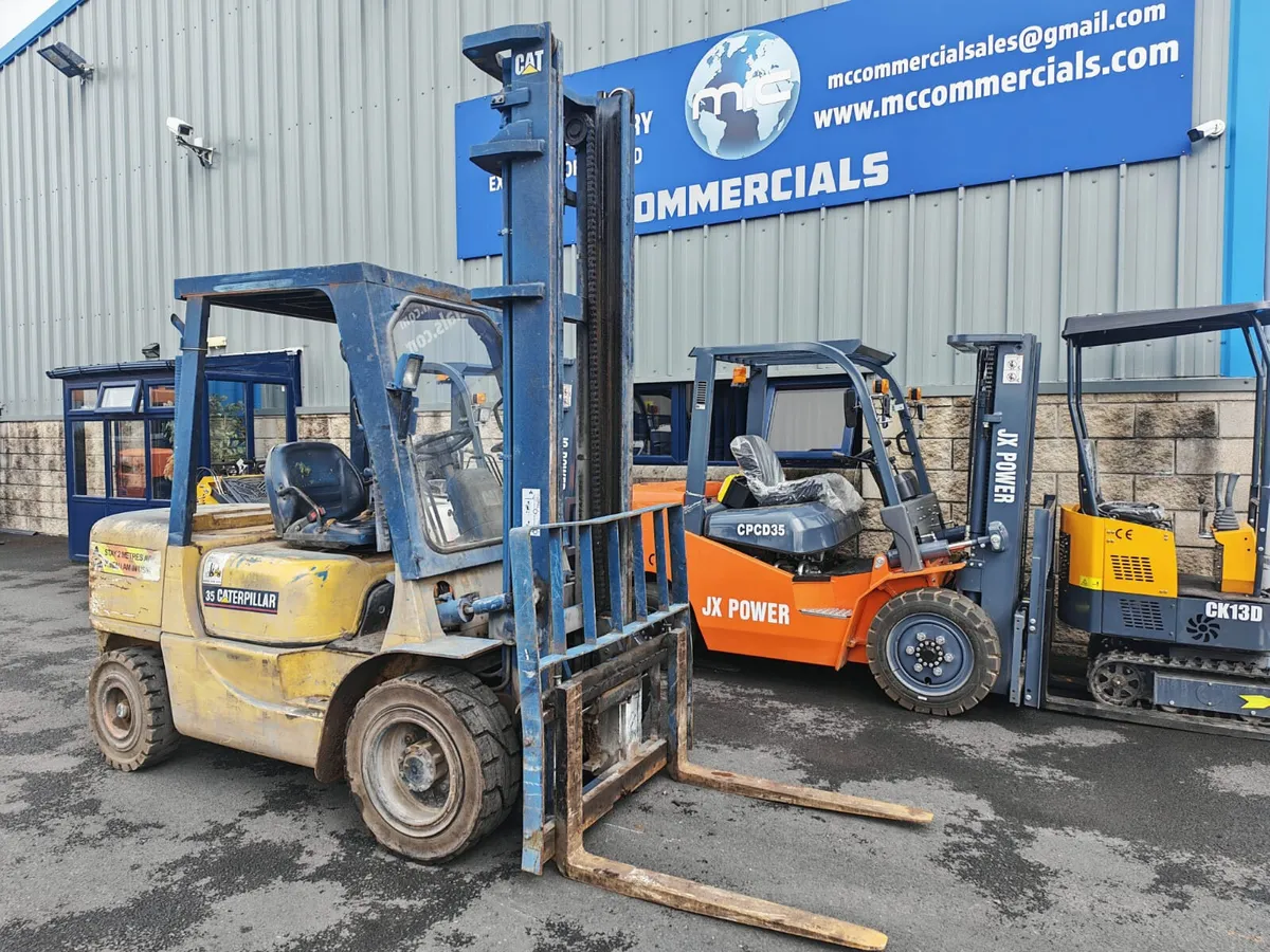 For Sale: 3.5 Ton Caterpillar Forklift - Image 4