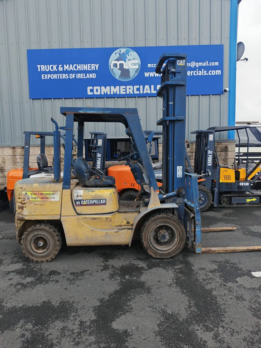 For Sale: 3.5 Ton Caterpillar Forklift - Image 1