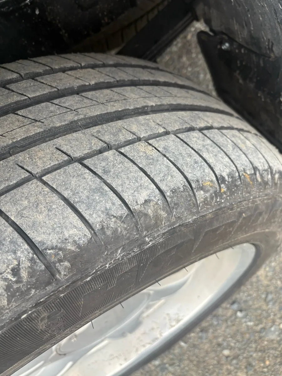 Hilux 20 inch alloy s - Image 2