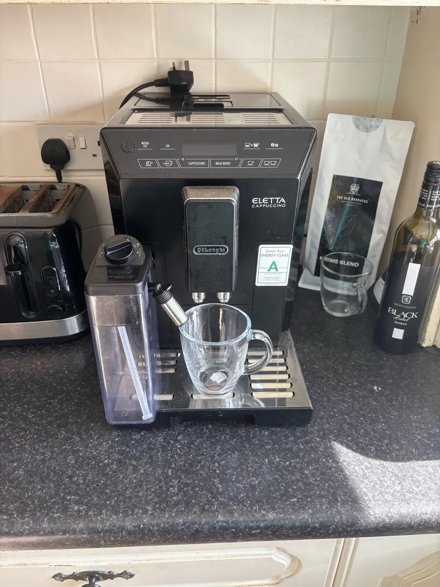 Delonghi eletta coffee machine - Image 2