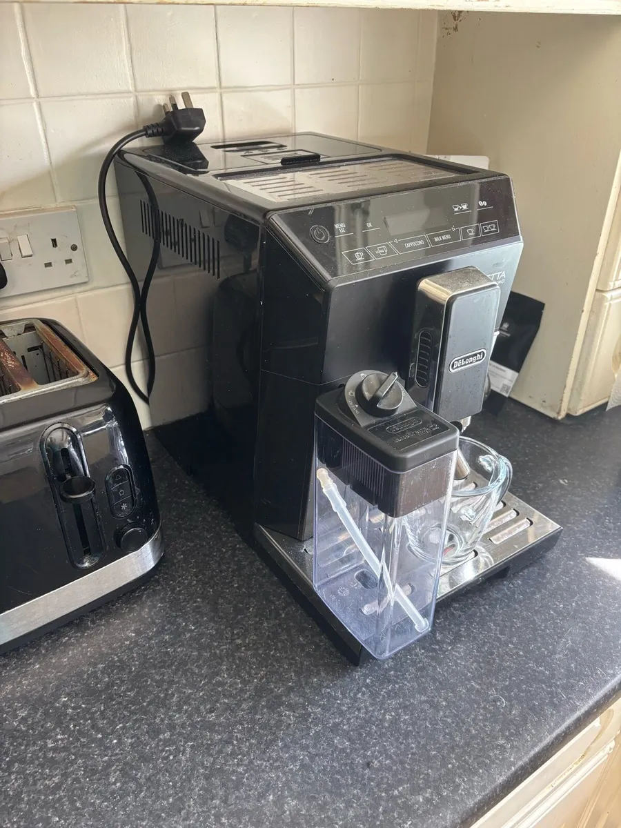 Delonghi eletta coffee machine - Image 3