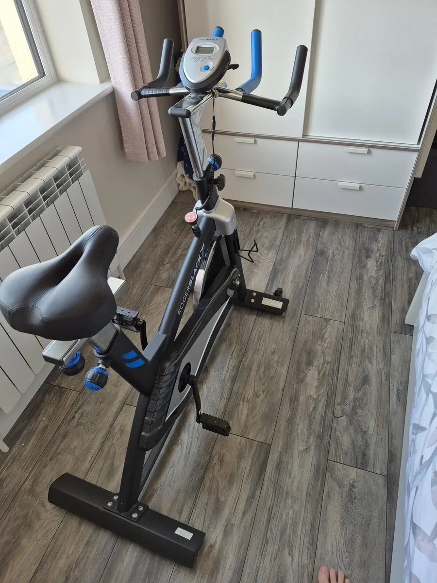 Rodger black spinning bike - Image 3
