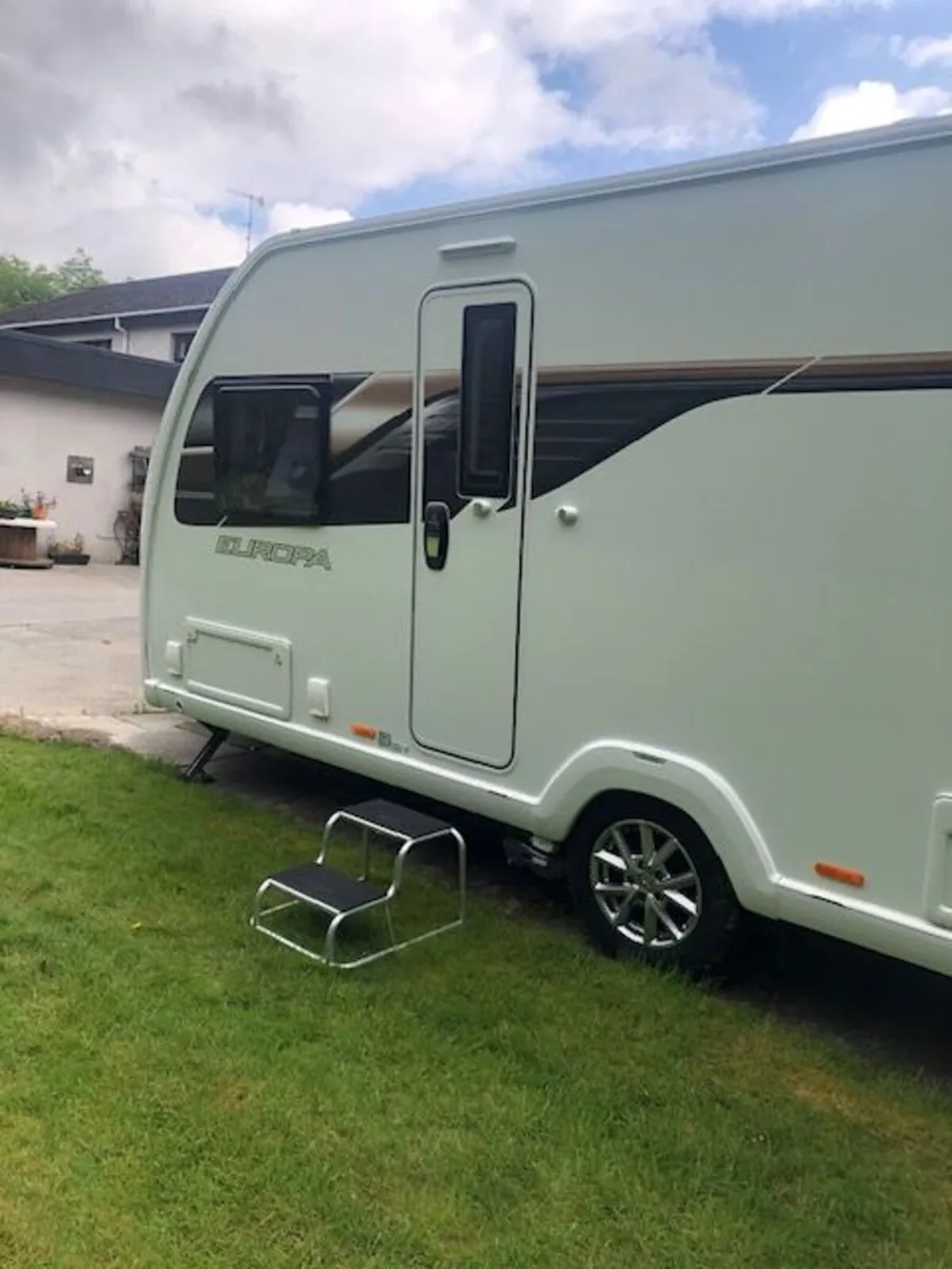 2022 Swift Europa 880 Caravan - Image 2