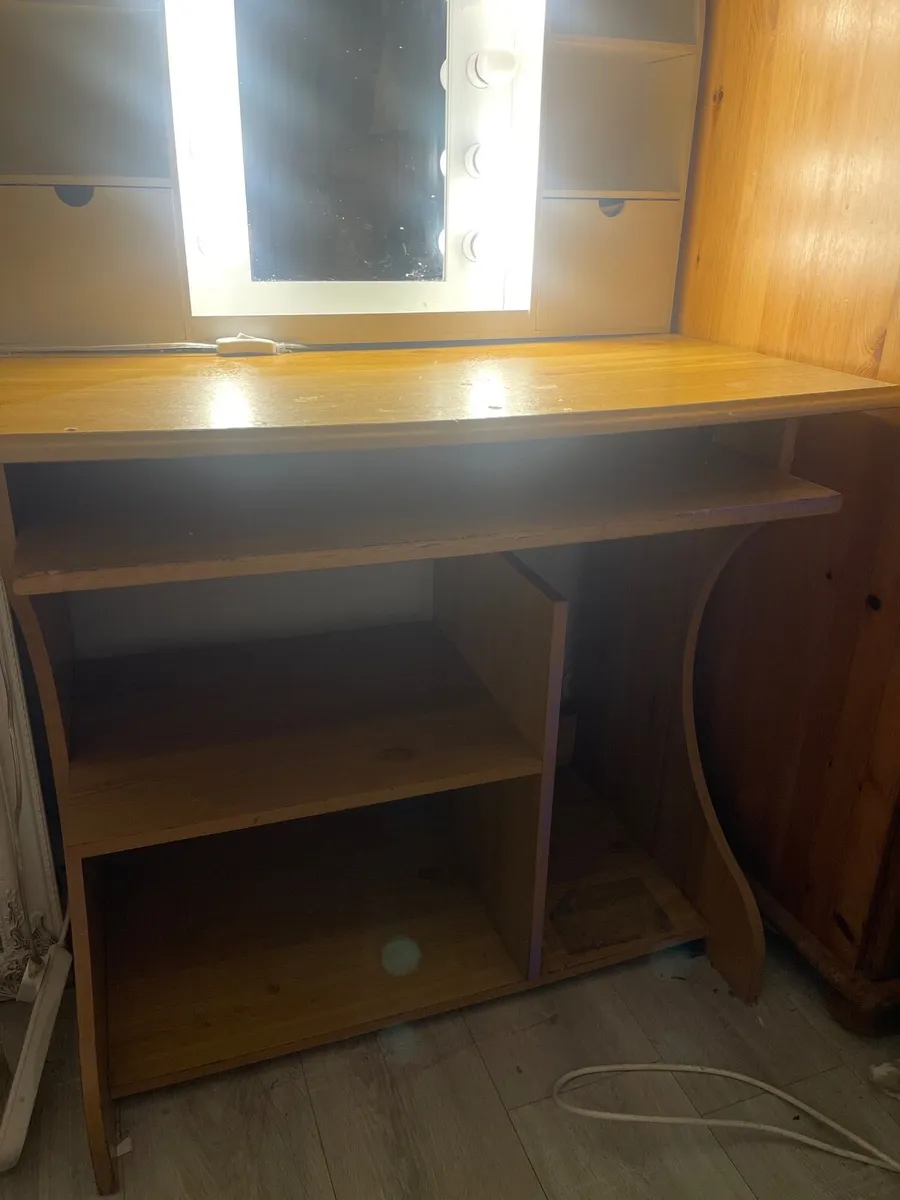 desk - Image 1