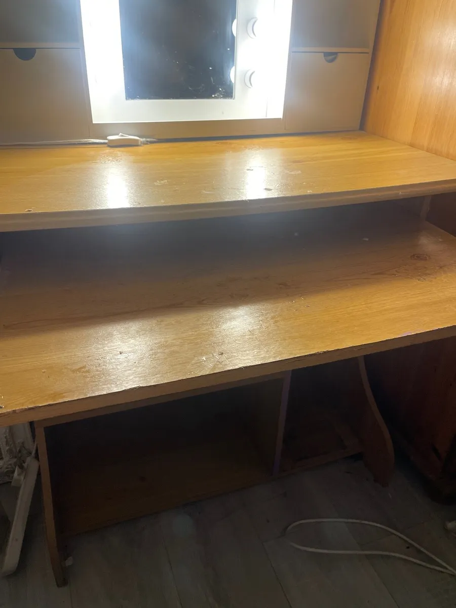 desk - Image 3