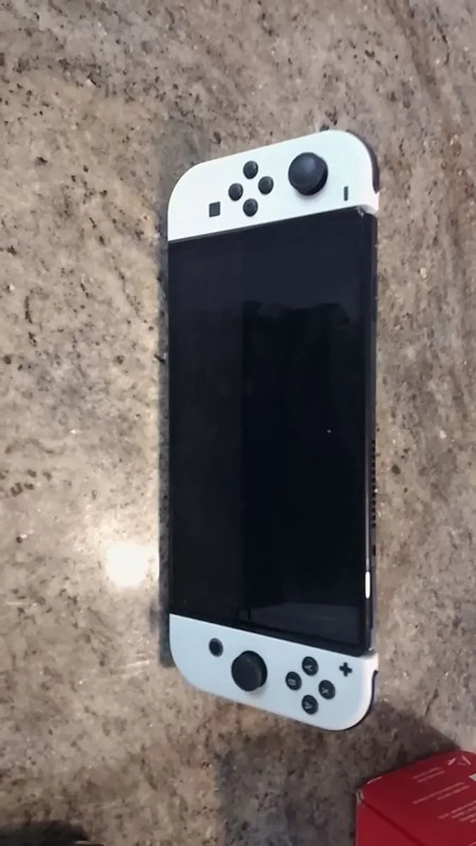 Nintendo switch OLED - Image 2