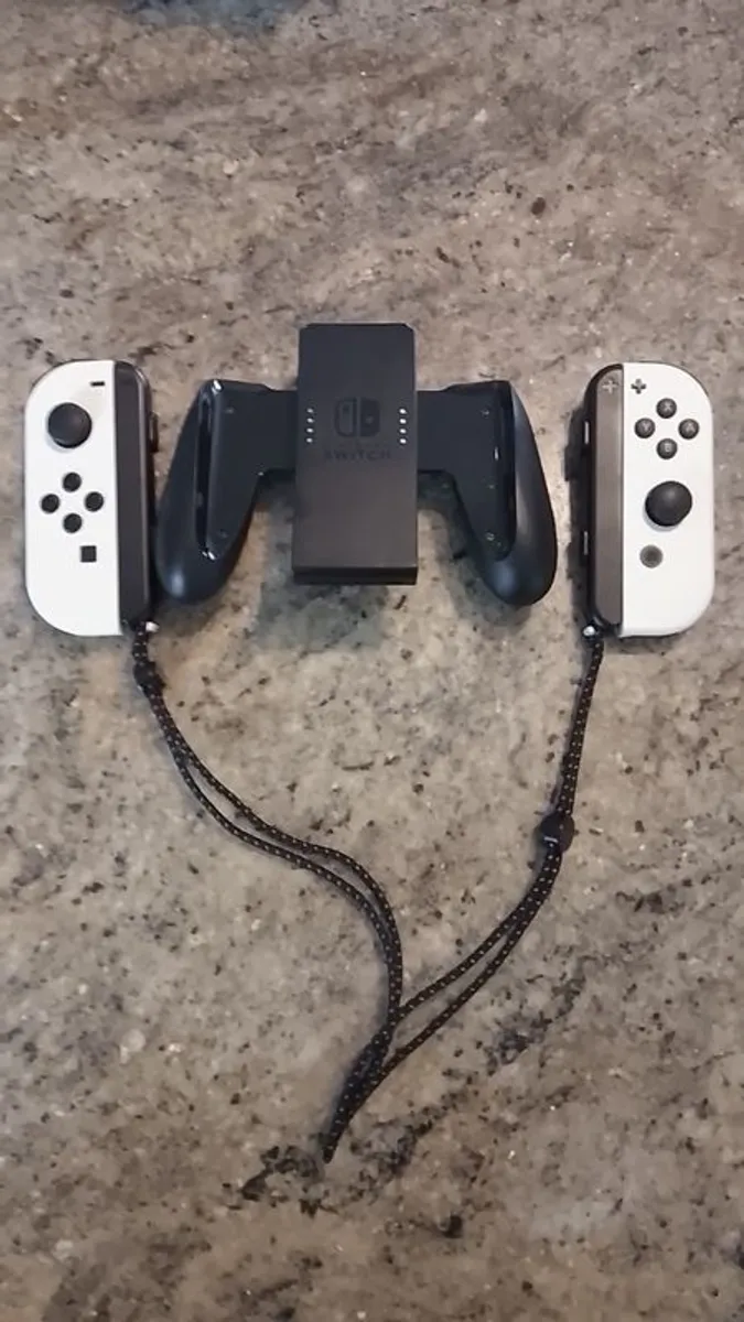 Nintendo switch OLED - Image 4