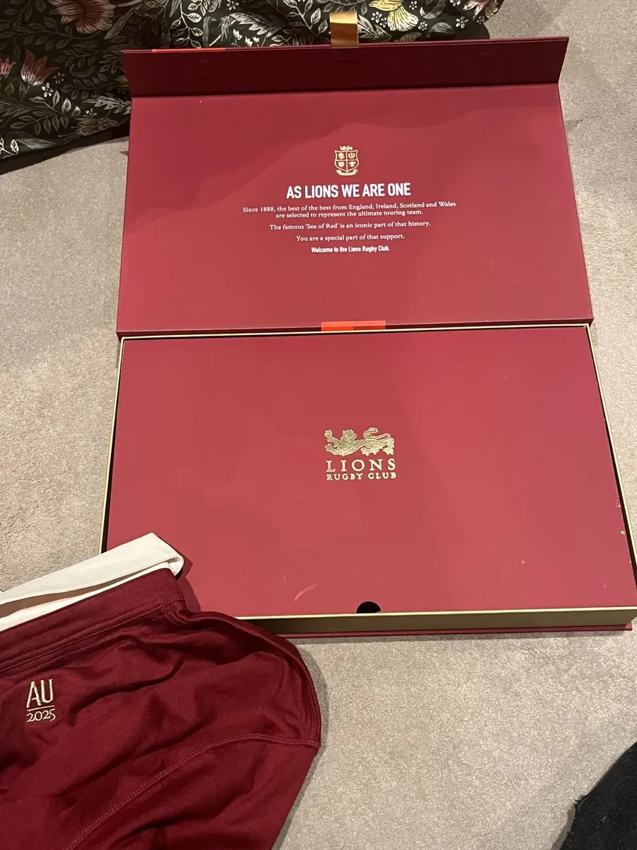 Lions Rugby Box - Signed by Sir Ian McGeechan - Image 3