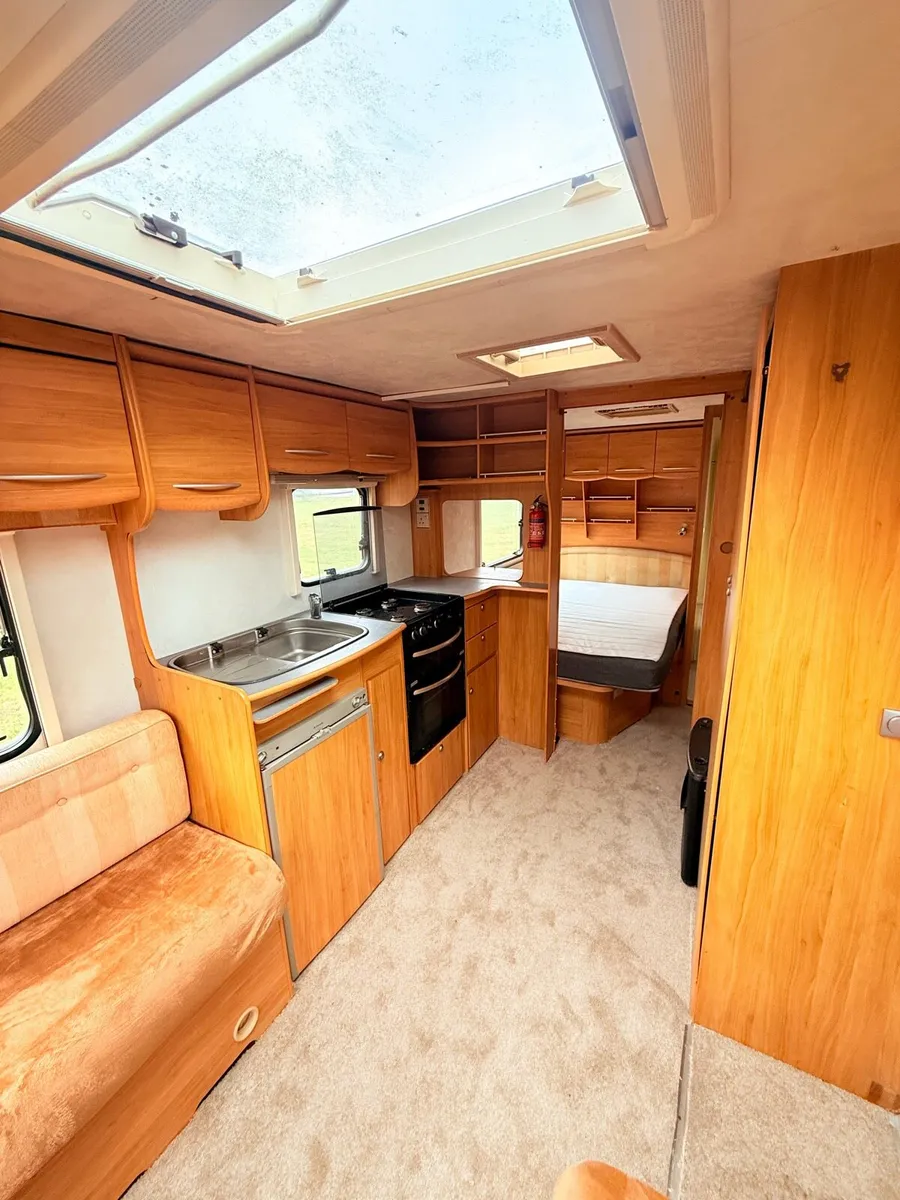Adria 4-5 berth fix bed caravan - Image 3