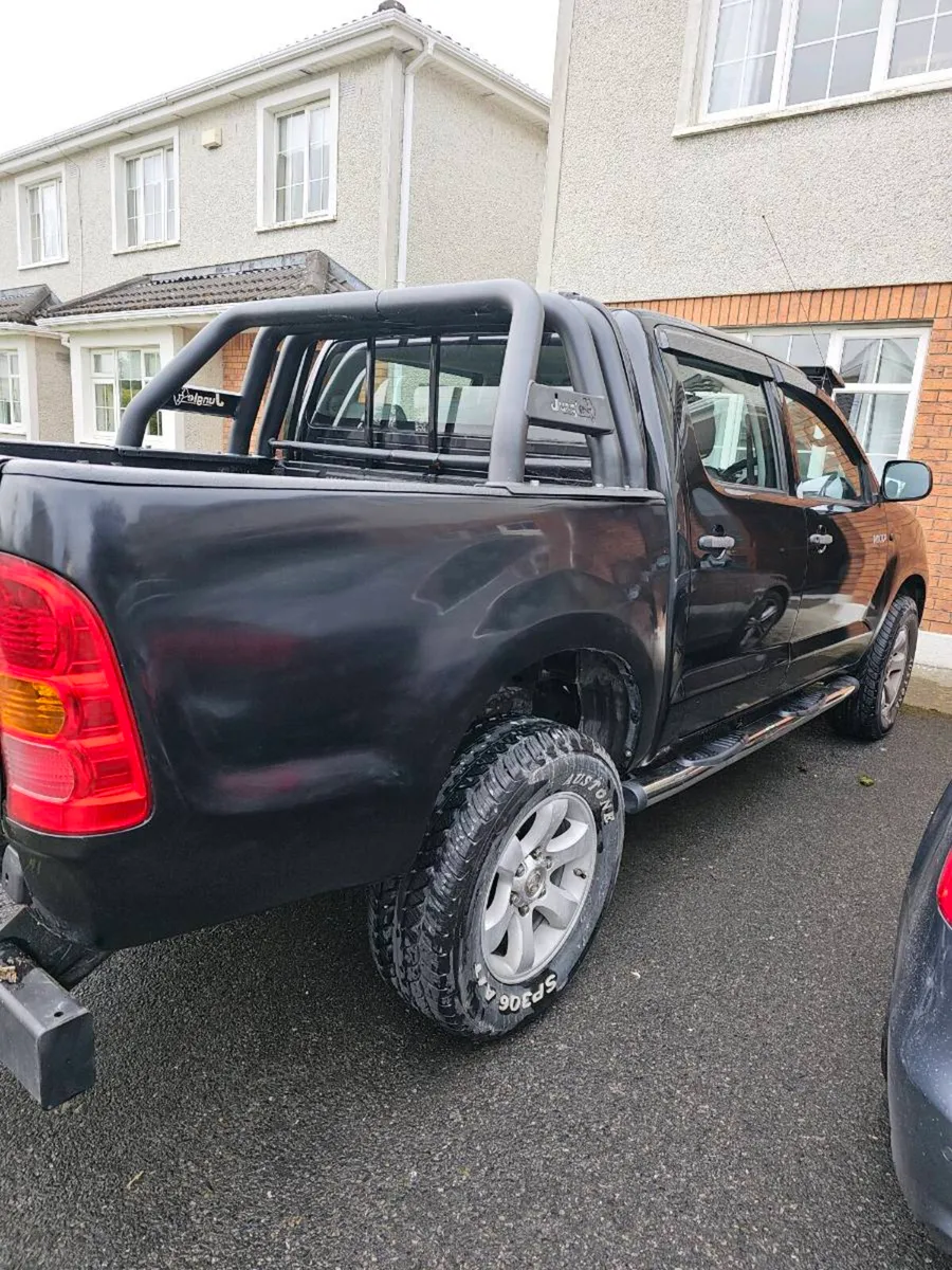 Toyota hilux - Image 3