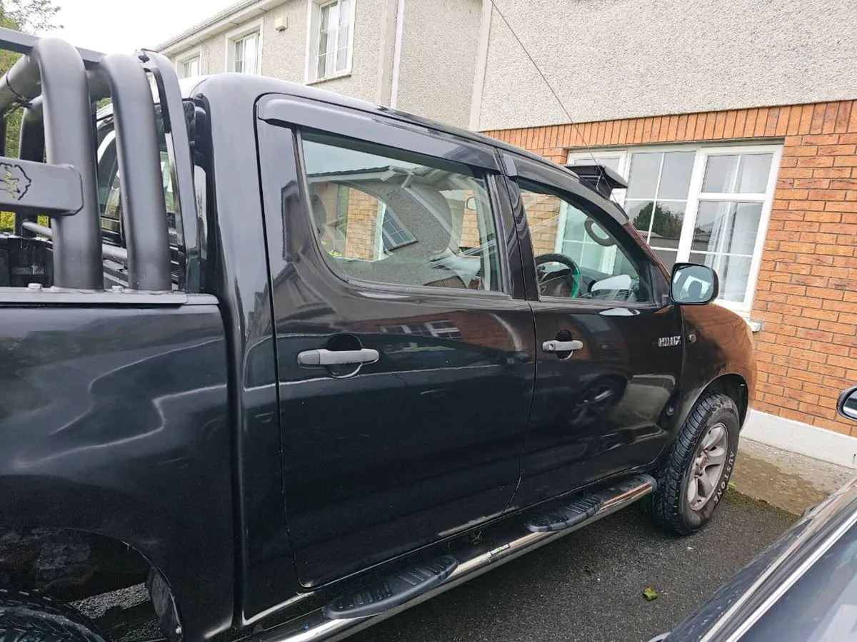 Toyota hilux - Image 4