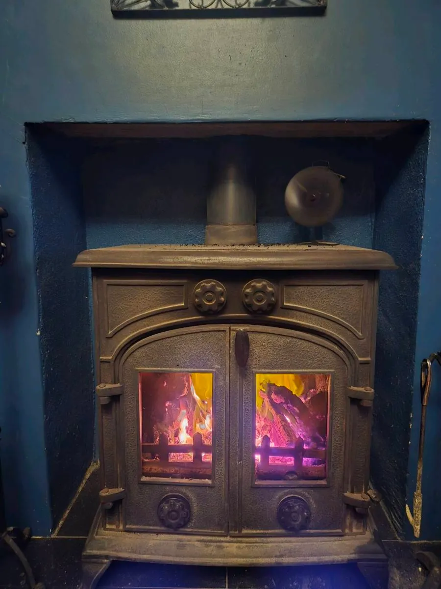 Stove for sale - Image 1