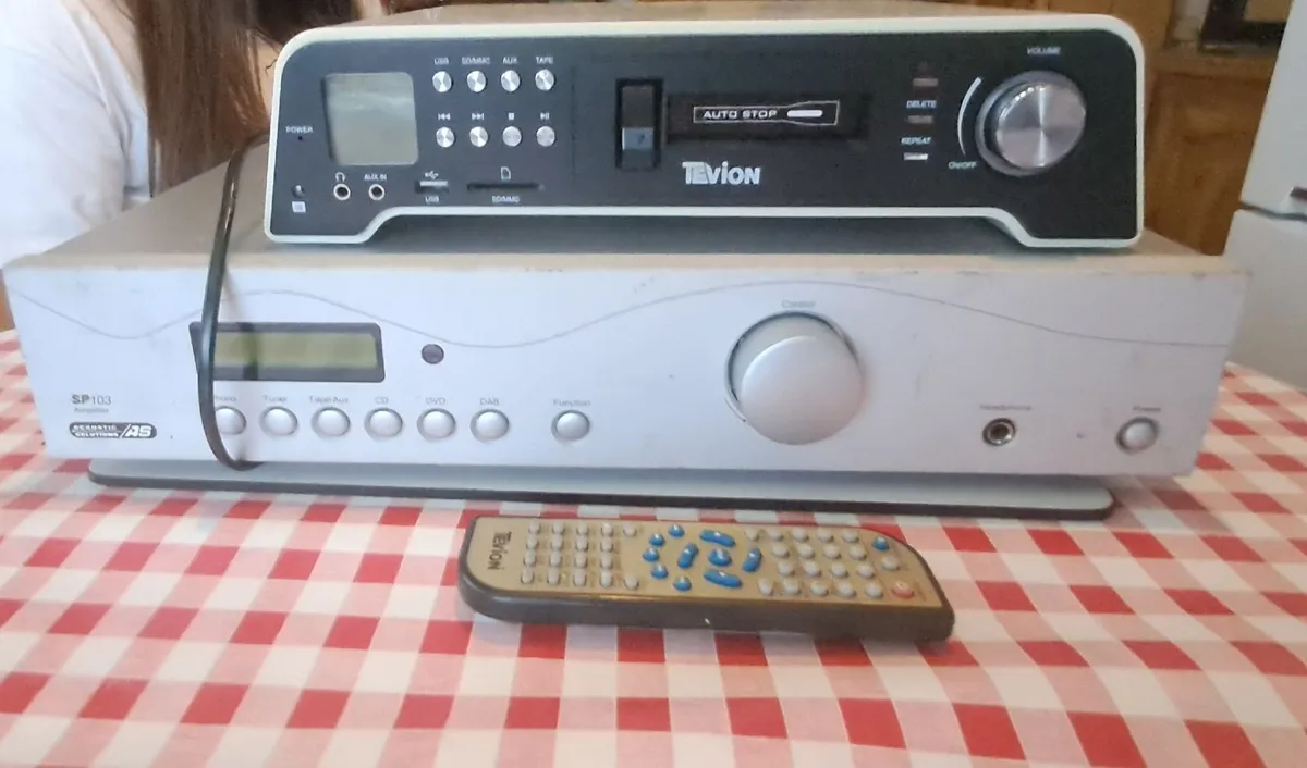 Sony Minidisc deck, CD player and Amp - Image 4