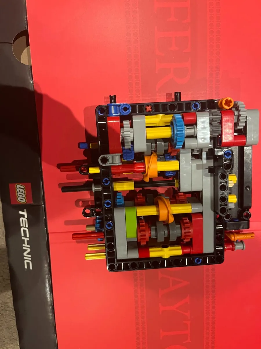 LEGO Technic Ferrari Daytona SP3 42143 - Retired - Image 4