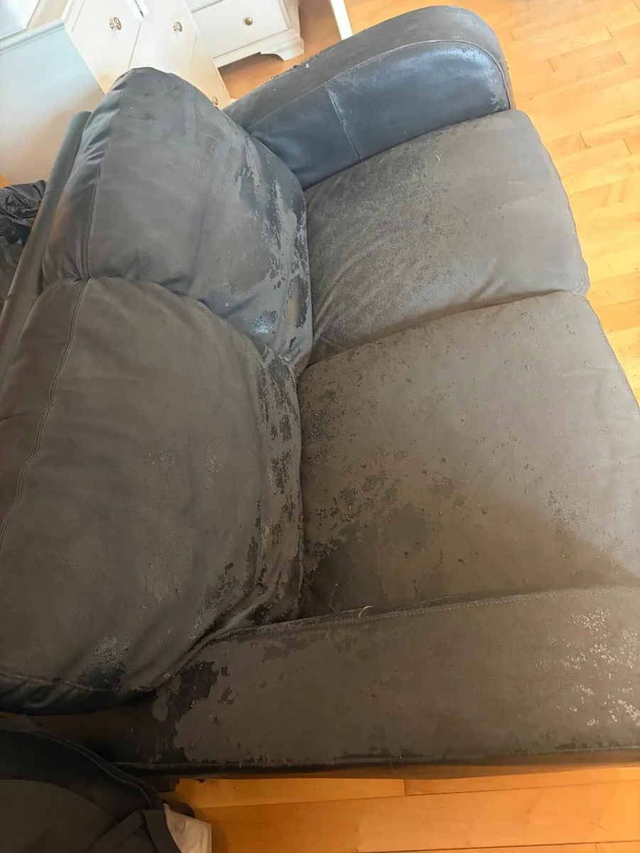 Couch- black - Image 1