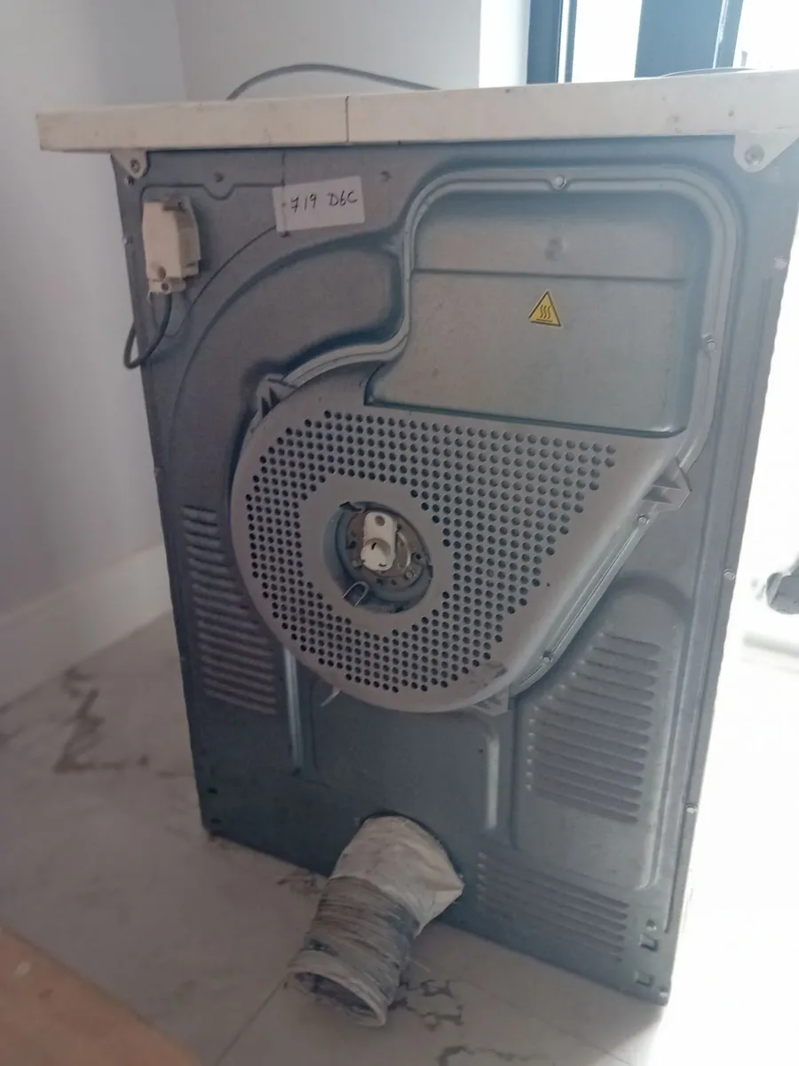 Clothes dryer, zanussi model. Dual temperature - Image 1