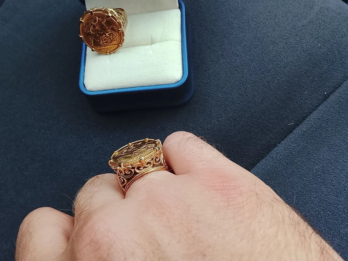 Unique Pair Of 🪙GOLD SOVEREIGN RINGS🪙 - Image 2