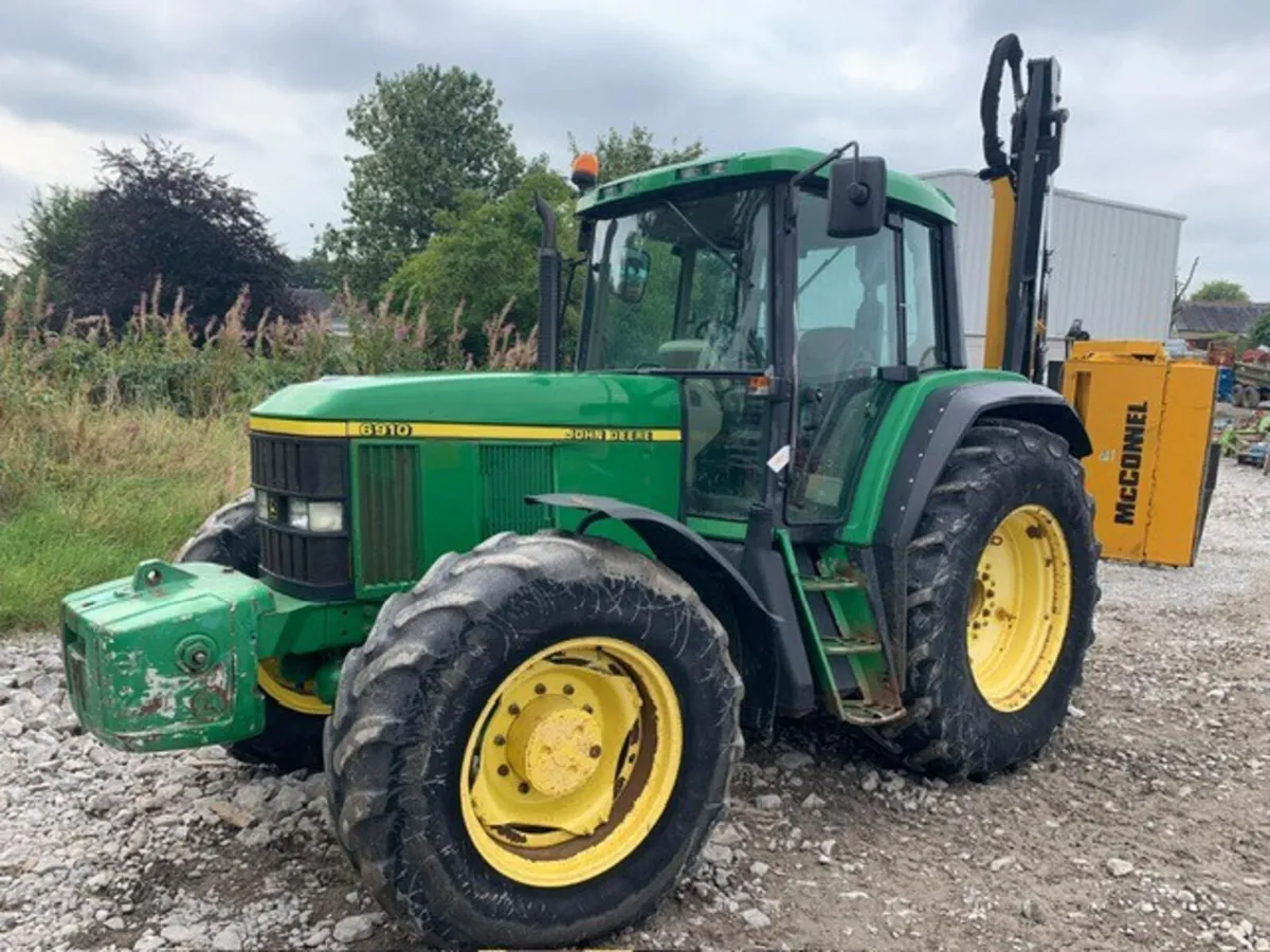 JOHN DEERE 6910 & MCCONNEL PA6567T - Image 3