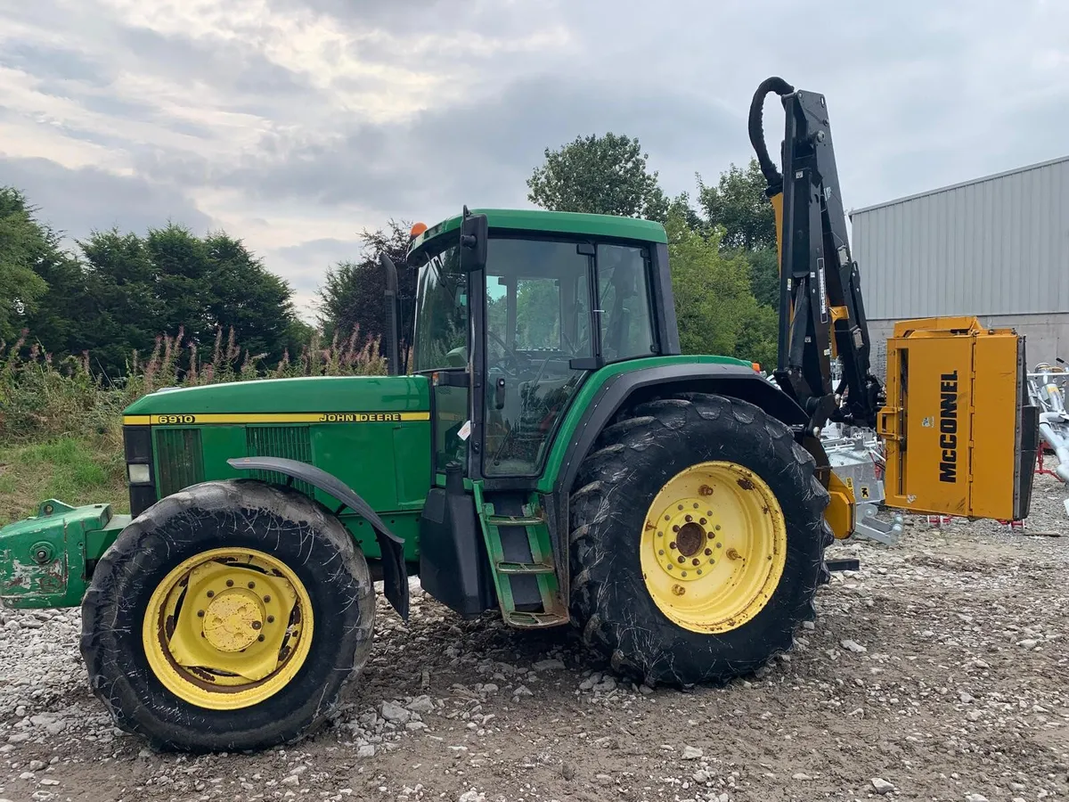 JOHN DEERE 6910 & MCCONNEL PA6567T - Image 1
