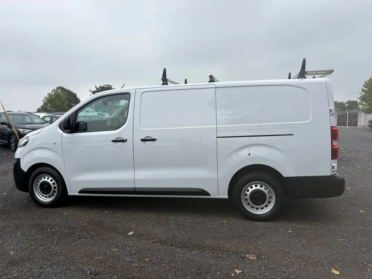 Opel Vivaro - Image 1