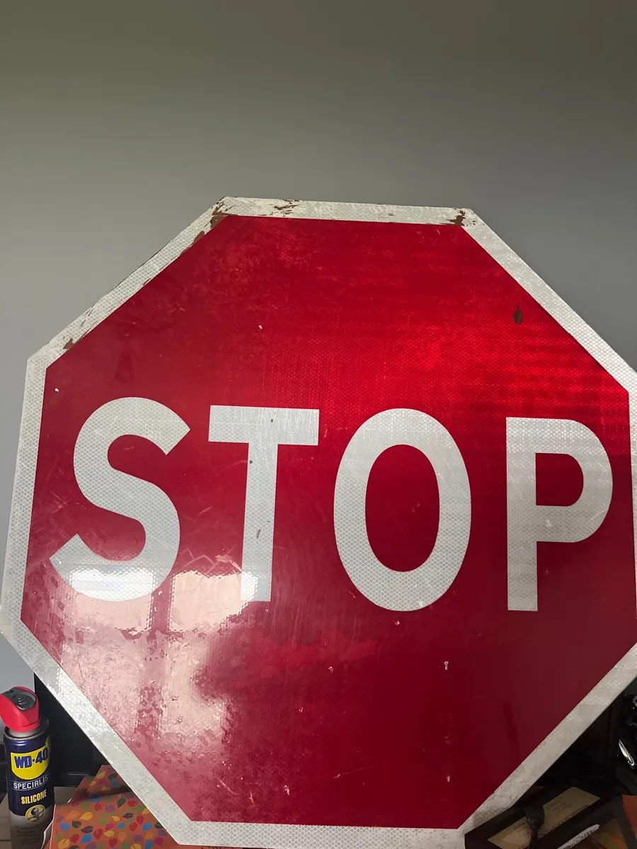 Road stop sign ( not stolen ) - Image 1