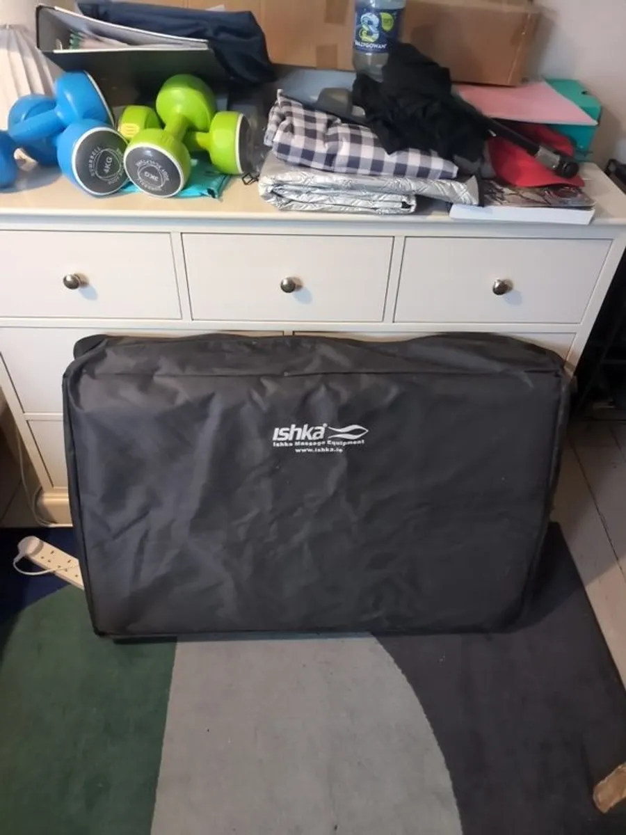 ishka massage table