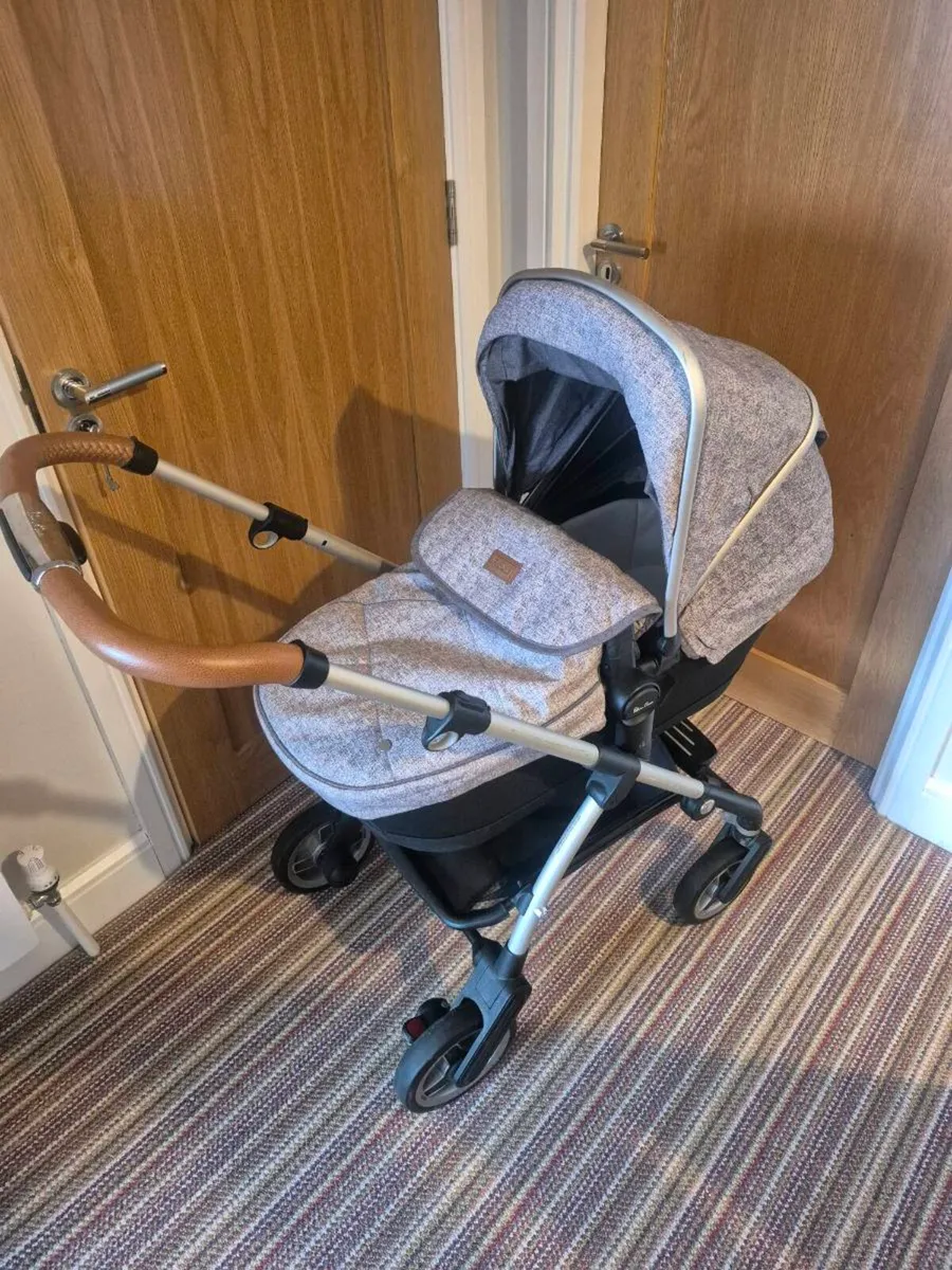Silvercross Wayfarer Travel System - Image 1