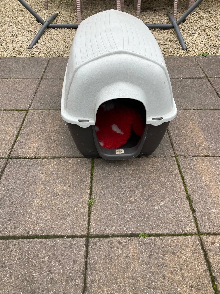 Dog house - Image 1