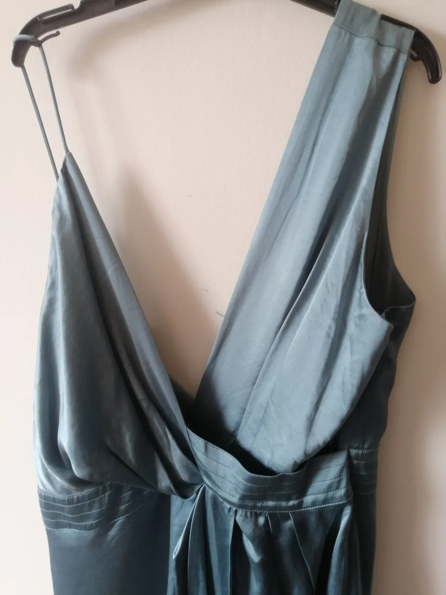 Reiss satin sage green dtess - Image 1