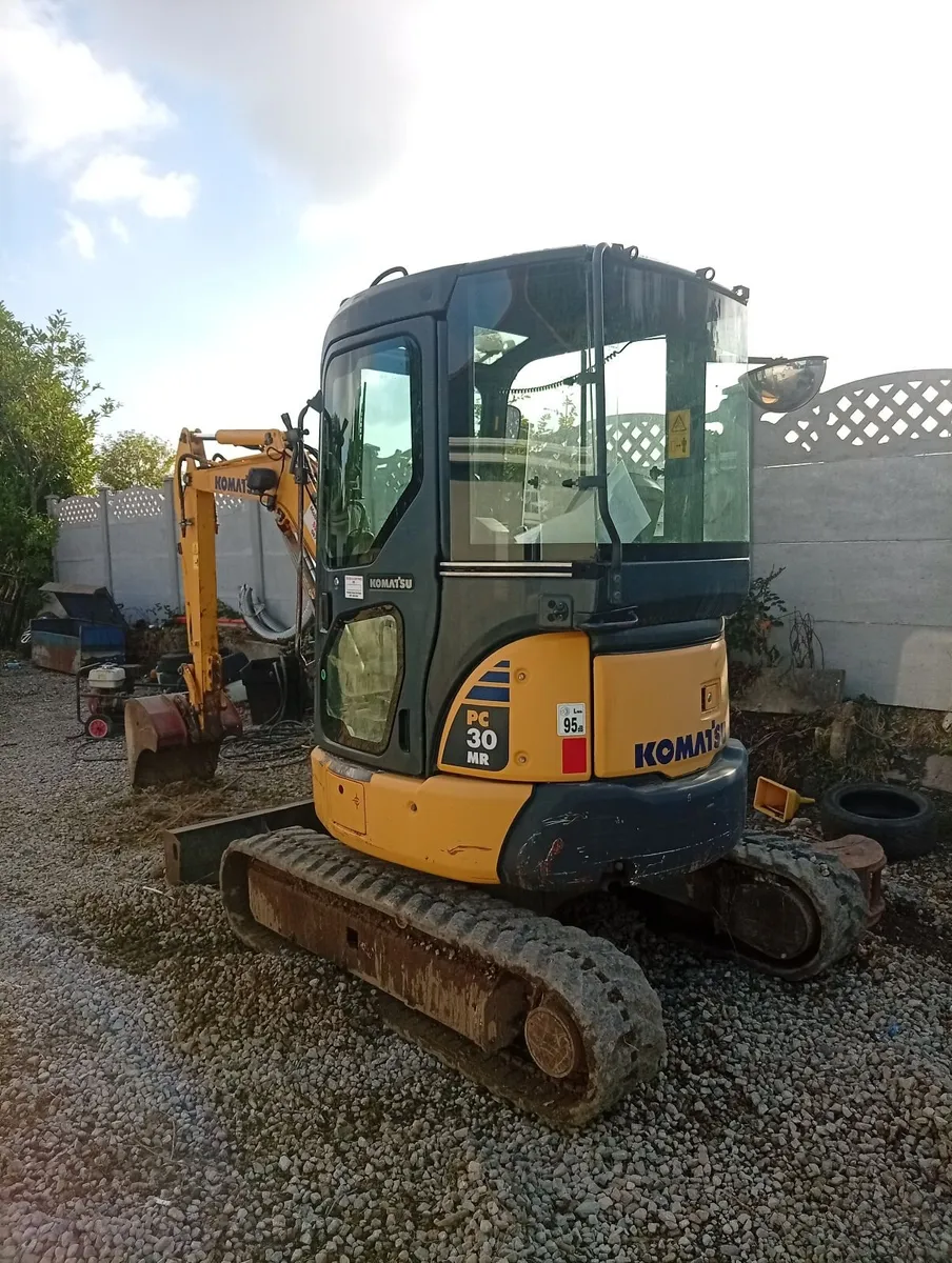 3 tonne komatsu mini digger - Image 1