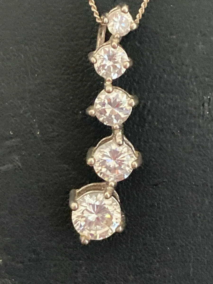 Sterling Silver CZ pendant & chain - Image 3