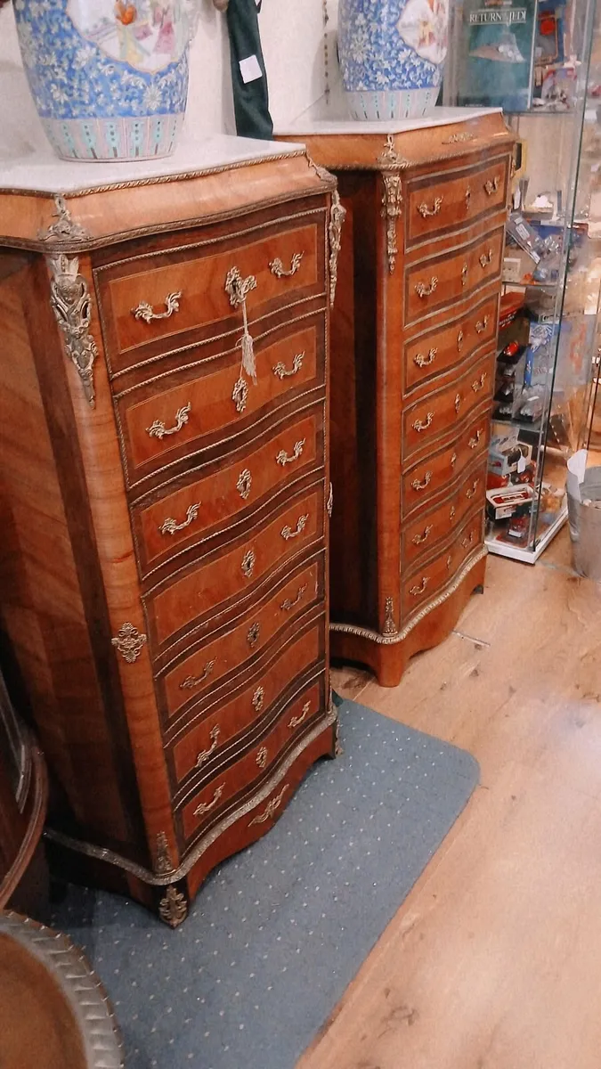 Beautfull  pair side cabinet - Image 3