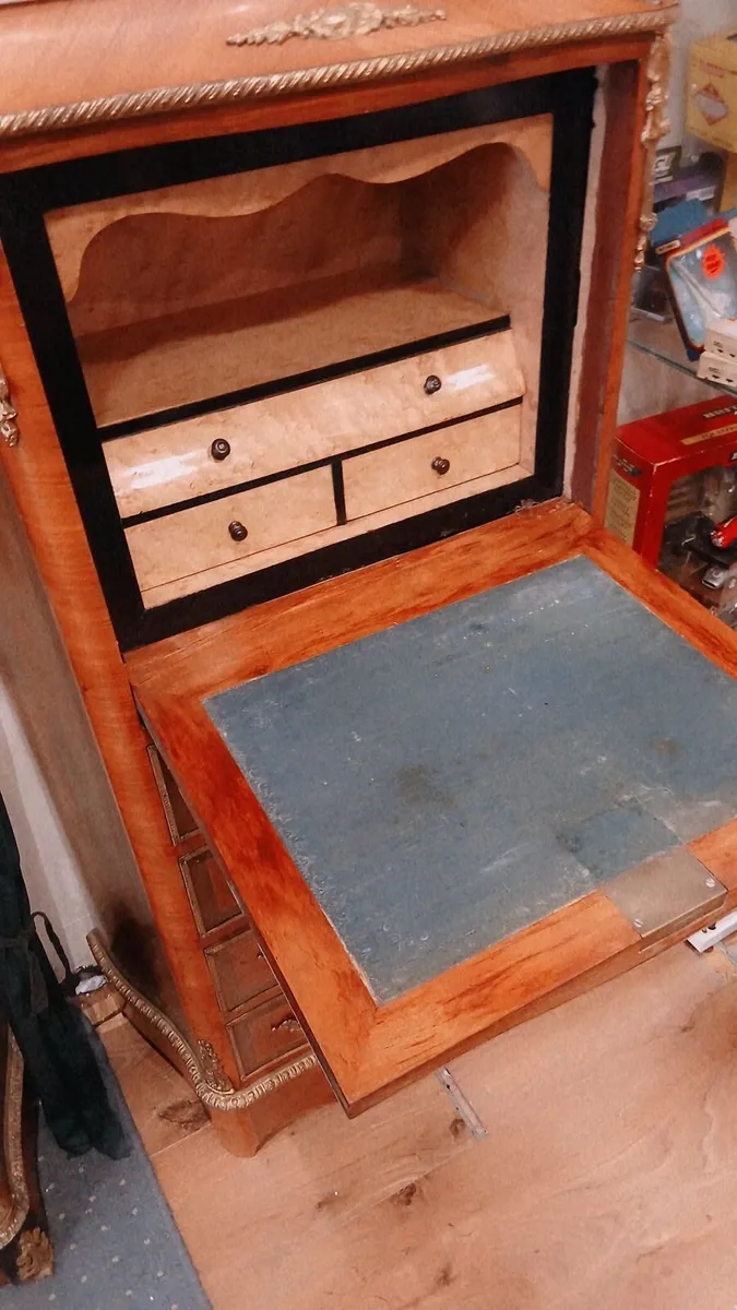 Beautfull  pair side cabinet - Image 2
