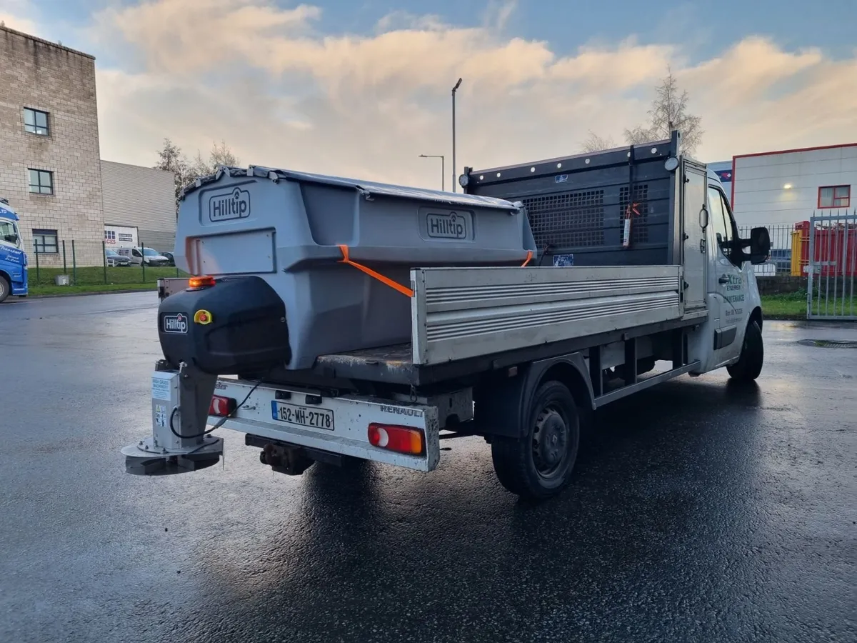 Hilltip Salt Spreaders - Image 1