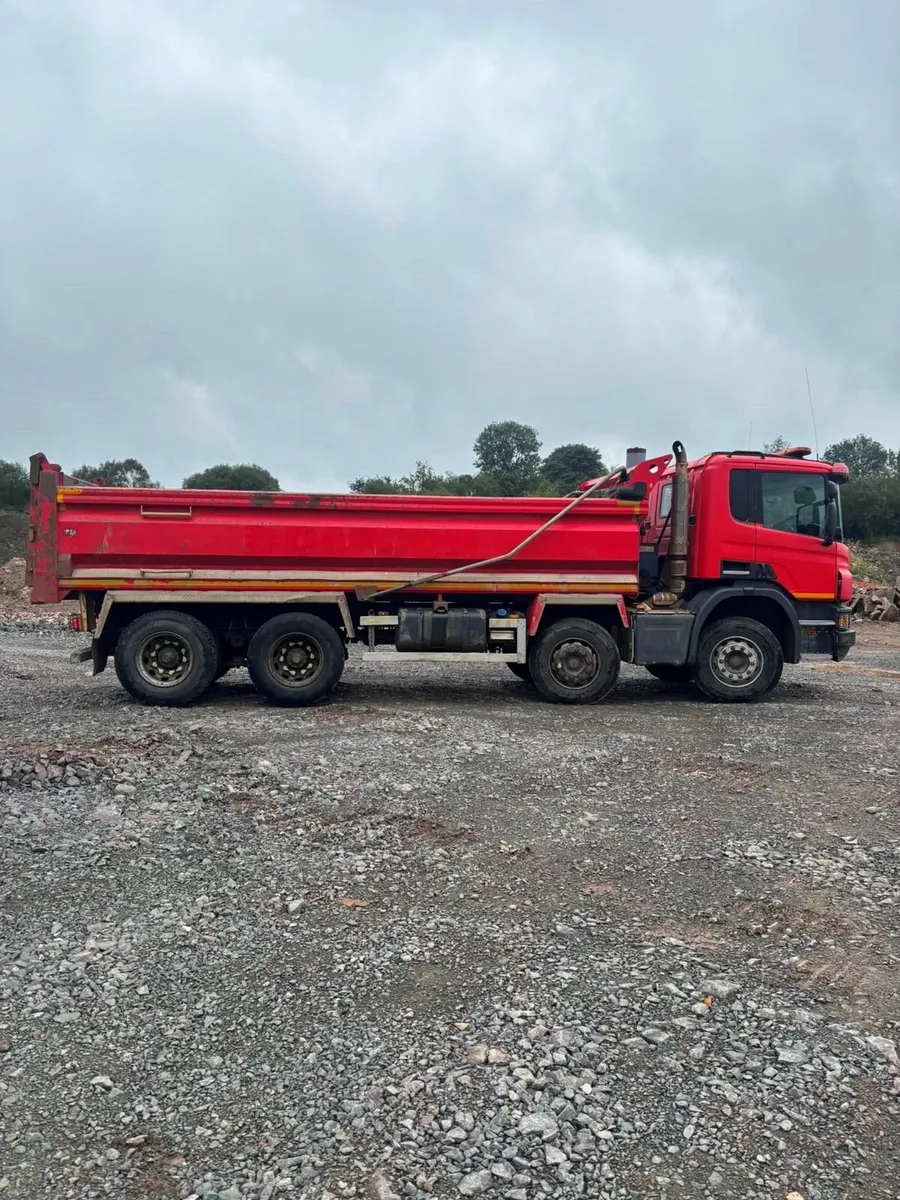 Scania P410 - 8 Wheeler Tipper - Manual- Year 2015 - Image 3