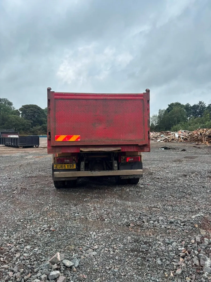 Scania P410 - 8 Wheeler Tipper - Manual- Year 2015 - Image 4