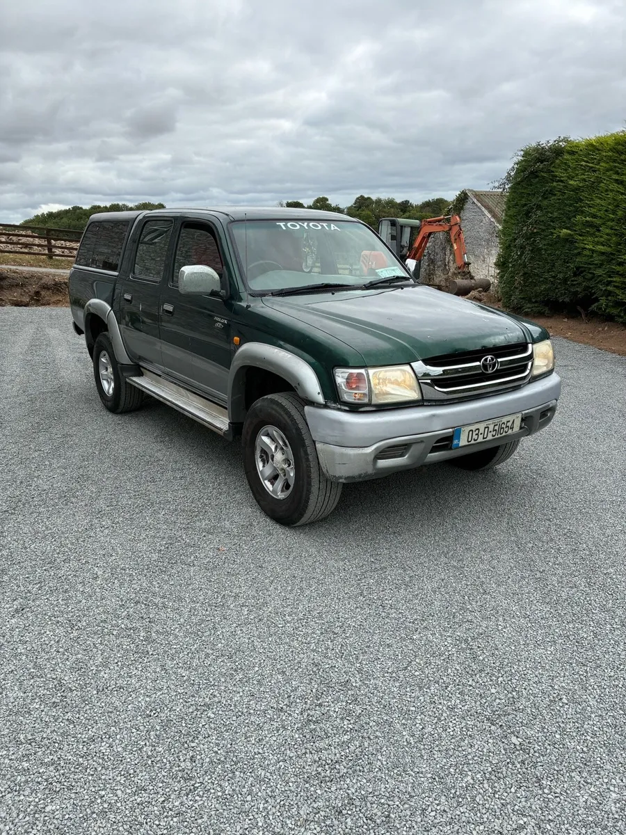 Toyota Hilux Sr5 - Image 2